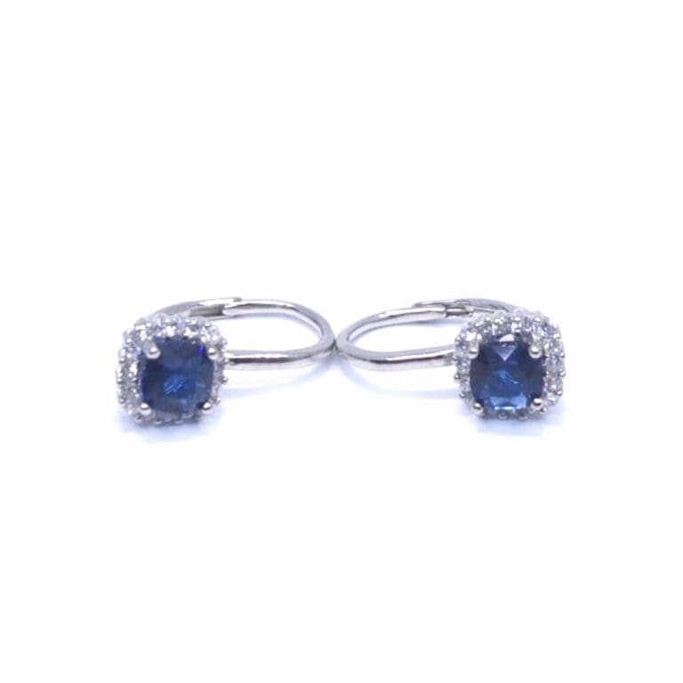Silver white-dark blue stones 4 claw stud earrings with patent closure