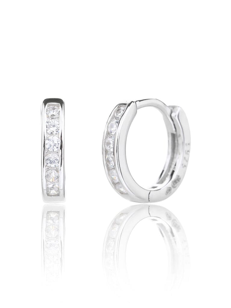 Silberne Ohrringe mit weißen Zirkoniasteinen